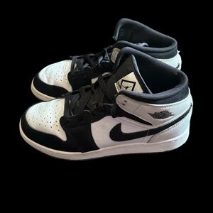 NIKE Air Jordan 1 Mid Diamond Shorts (GS) White/Black DN4321-100 Size 6Y